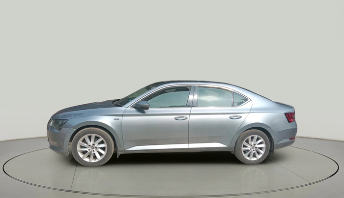 2017 Skoda Superb L&K 2.0 TDI AT, Diesel, Automatic, 1,42,683 km, exterior