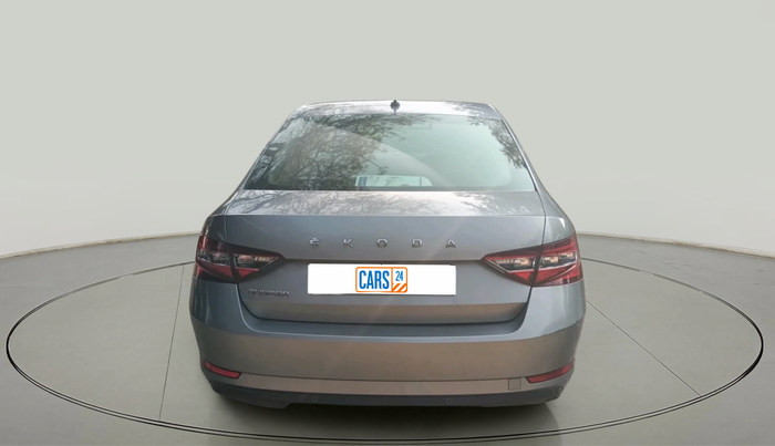 2017 Skoda Superb L&K 2.0 TDI AT, Diesel, Automatic, 1,42,683 km, exterior