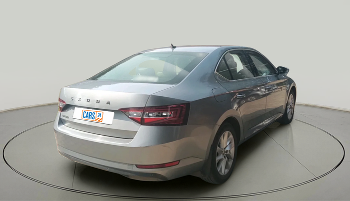 2017 Skoda Superb L&K 2.0 TDI AT, Diesel, Automatic, 1,42,683 km, exterior