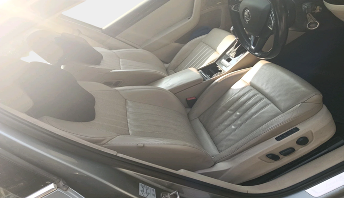 2017 Skoda Superb L&K 2.0 TDI AT, Diesel, Automatic, 1,42,683 km, interior