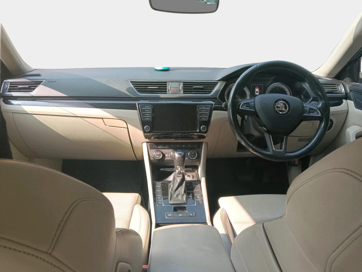 2017 Skoda Superb L&K 2.0 TDI AT, Diesel, Automatic, 1,42,683 km, interior