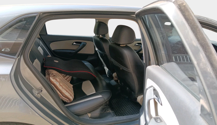 2014 Volkswagen Polo COMFORTLINE 1.2L, Petrol, Manual, 53,551 km, interior