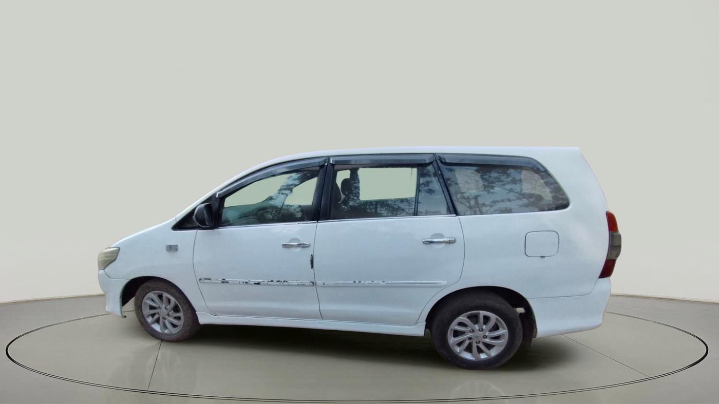 2012 Toyota Innova 2.5 GX 8 STR, Diesel, Manual, 2,78,283 km, exterior
