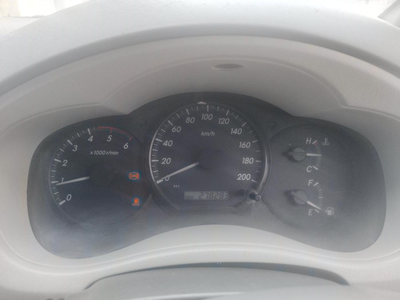 2012 Toyota Innova 2.5 GX 8 STR, Diesel, Manual, 2,78,283 km, interior