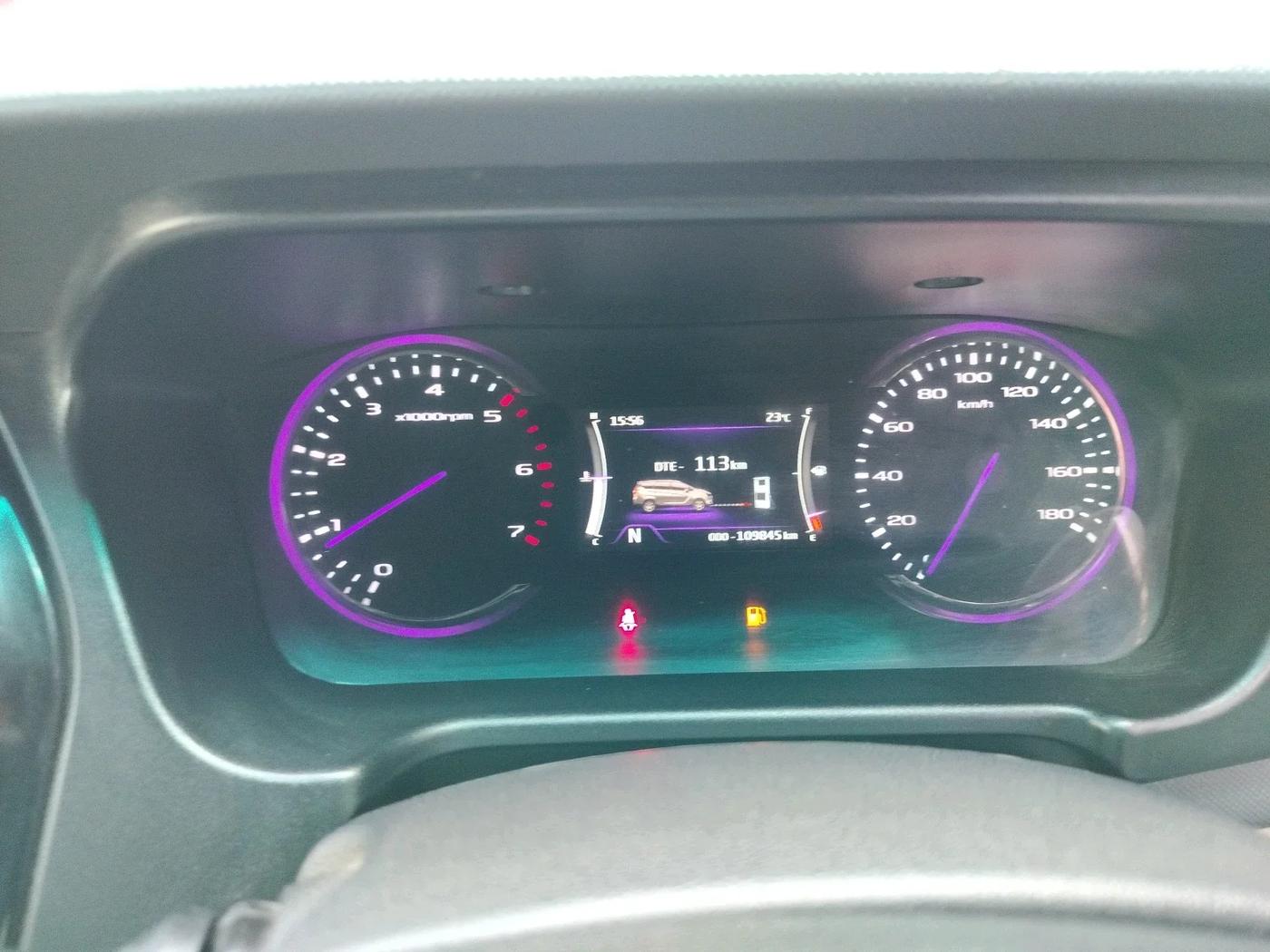 2018 Mahindra MARAZZO M8 7 STR, Diesel, Manual, 1,09,845 km, interior