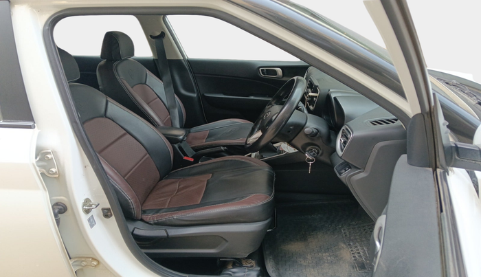 2019 Hyundai VENUE S 1.2, Petrol, Manual, 52,441 km, interior