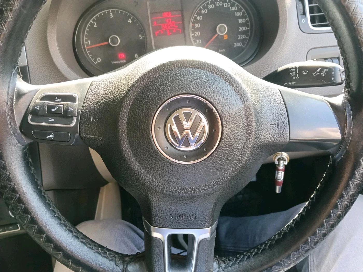 2014 Volkswagen Vento HIGHLINE DIESEL 1.6, Diesel, Manual, 1,56,544 km, interior