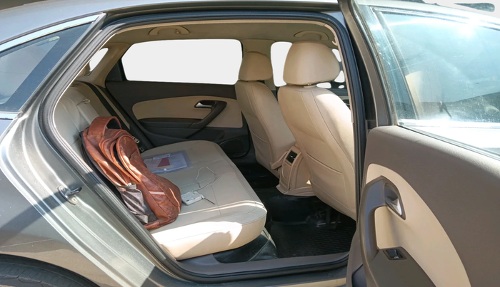 2014 Volkswagen Vento HIGHLINE DIESEL 1.6, Diesel, Manual, 1,56,544 km, interior