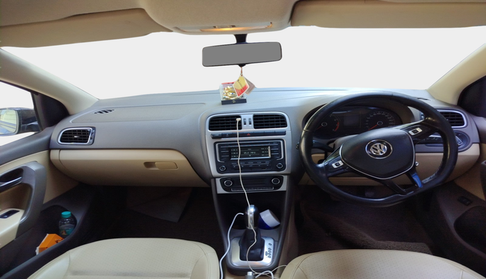 2015 Volkswagen Vento HIGHLINE PETROL AT, Petrol, Automatic, 84,621 km, interior