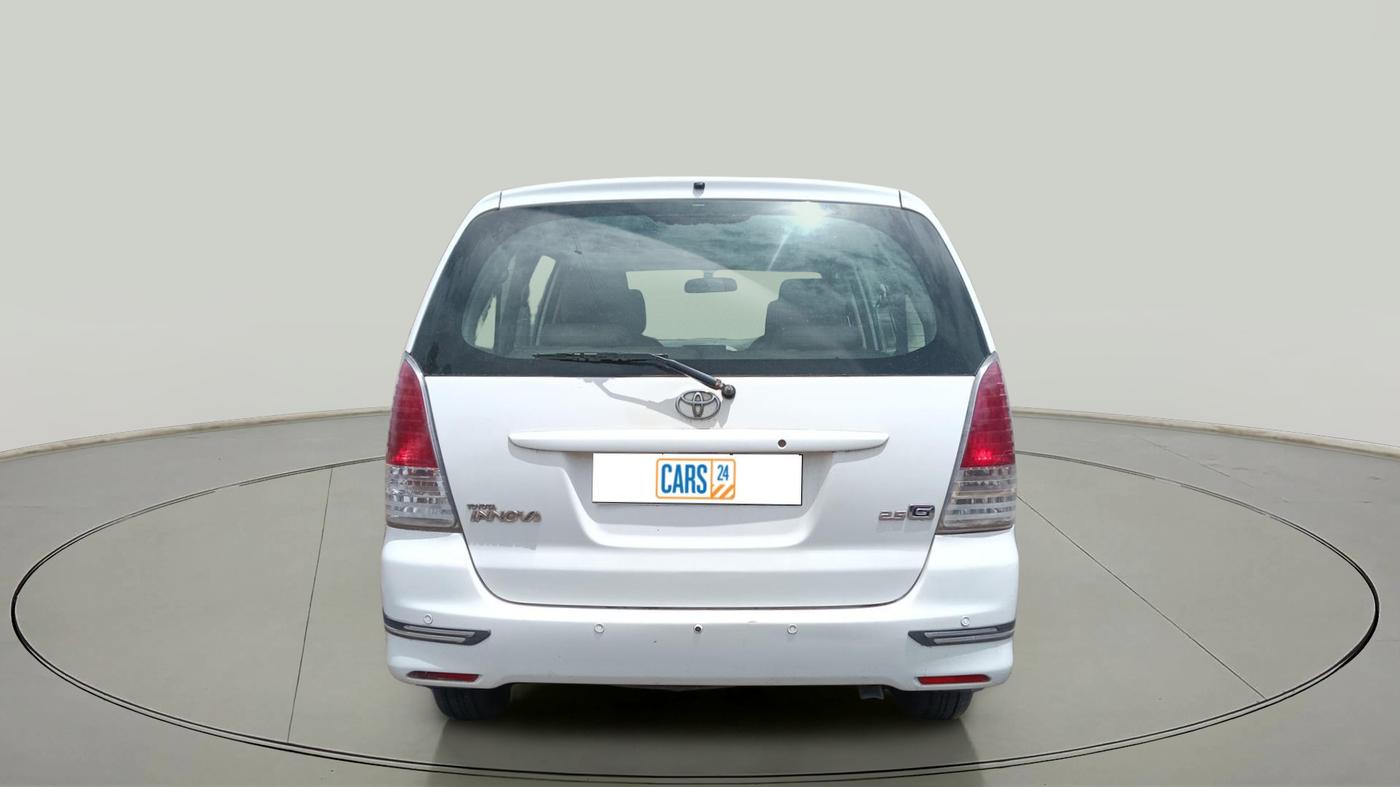 2010 Toyota Innova 2.5 G4 7 STR, Diesel, Manual, 1,69,076 km, exterior