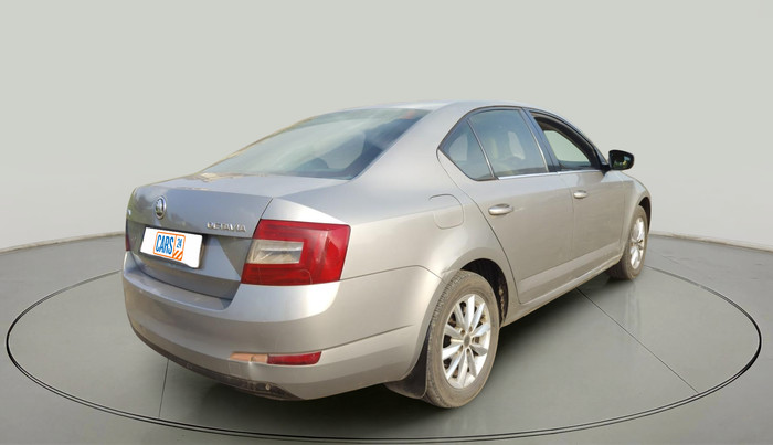 2013 Skoda Octavia AMBITION 2.0 TDI, Diesel, Manual, 1,56,579 km, exterior