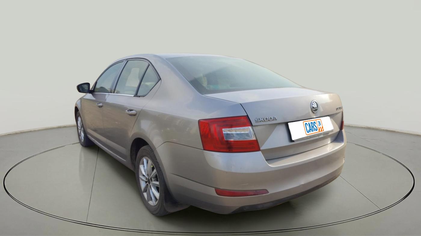 2013 Skoda Octavia AMBITION 2.0 TDI, Diesel, Manual, 1,58,000 km, exterior