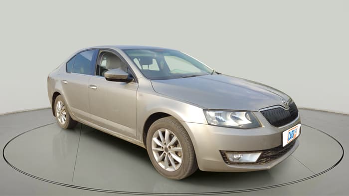 2013 Skoda Octavia AMBITION 2.0 TDI, Diesel, Manual, 1,58,000 km, exterior