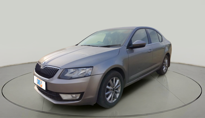 2013 Skoda Octavia AMBITION 2.0 TDI, Diesel, Manual, 1,56,579 km, exterior