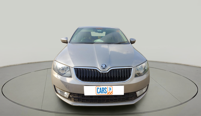 2013 Skoda Octavia AMBITION 2.0 TDI, Diesel, Manual, 1,56,579 km, exterior