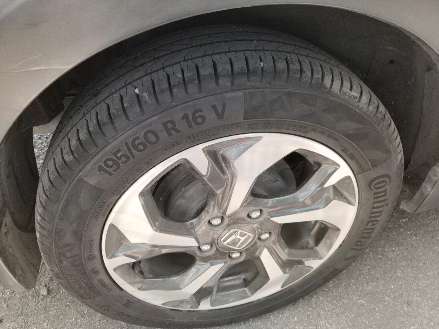 2016 Honda BR-V 1.5L I-VTEC V CVT, Petrol, Automatic, 34,459 km, tyre