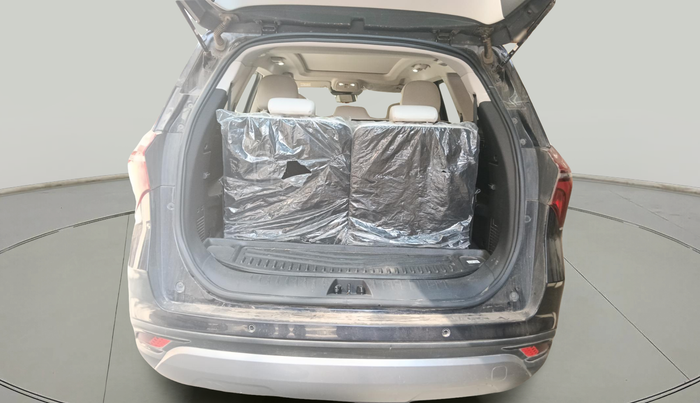 2023 Mahindra XUV700 AX 7 D MT 7 STR, Diesel, Manual, 17,786 km, exterior