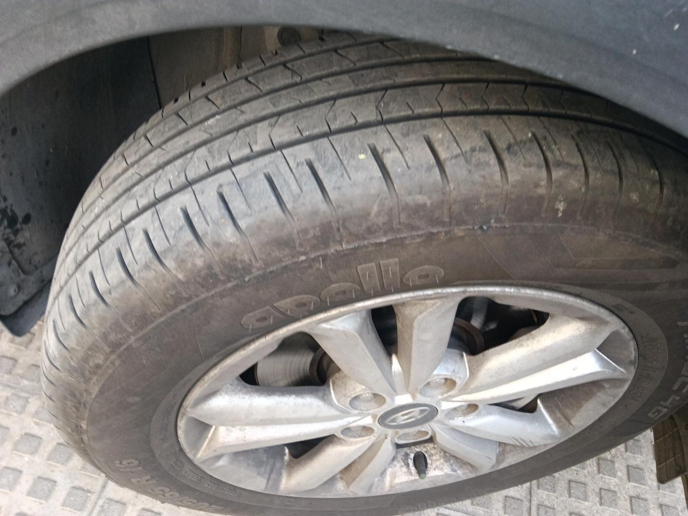 2016 Hyundai Creta SX PLUS AT 1.6 DIESEL, Diesel, Automatic, 1,08,606 km, tyre