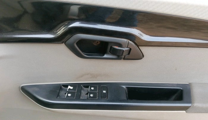 2017 Mahindra Kuv100 K6 D 6 STR, Diesel, Manual, 2,04,010 km, interior