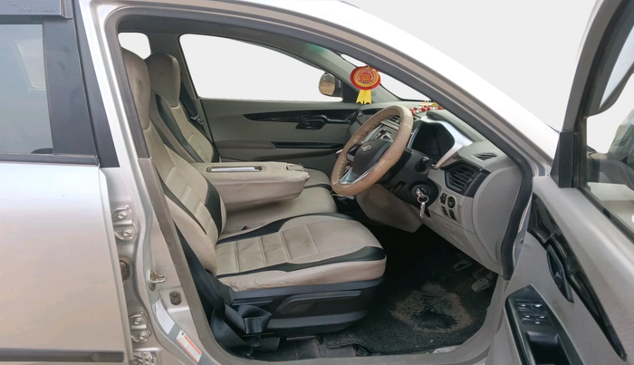 2017 Mahindra Kuv100 K6 D 6 STR, Diesel, Manual, 2,04,010 km, interior