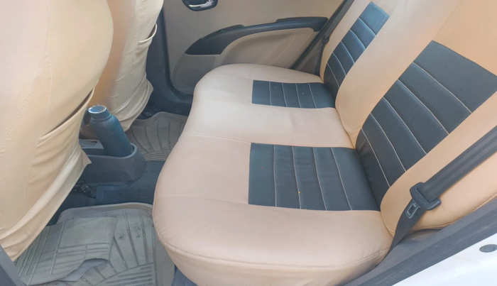 2013 Hyundai i10 MAGNA 1.1 LPG, Petrol, Manual, 1,00,238 km, interior