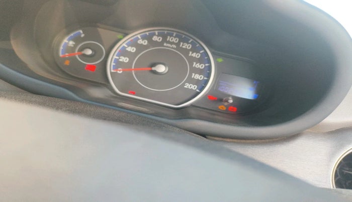 2013 Hyundai i10 MAGNA 1.1 LPG, Petrol, Manual, 1,00,238 km, interior