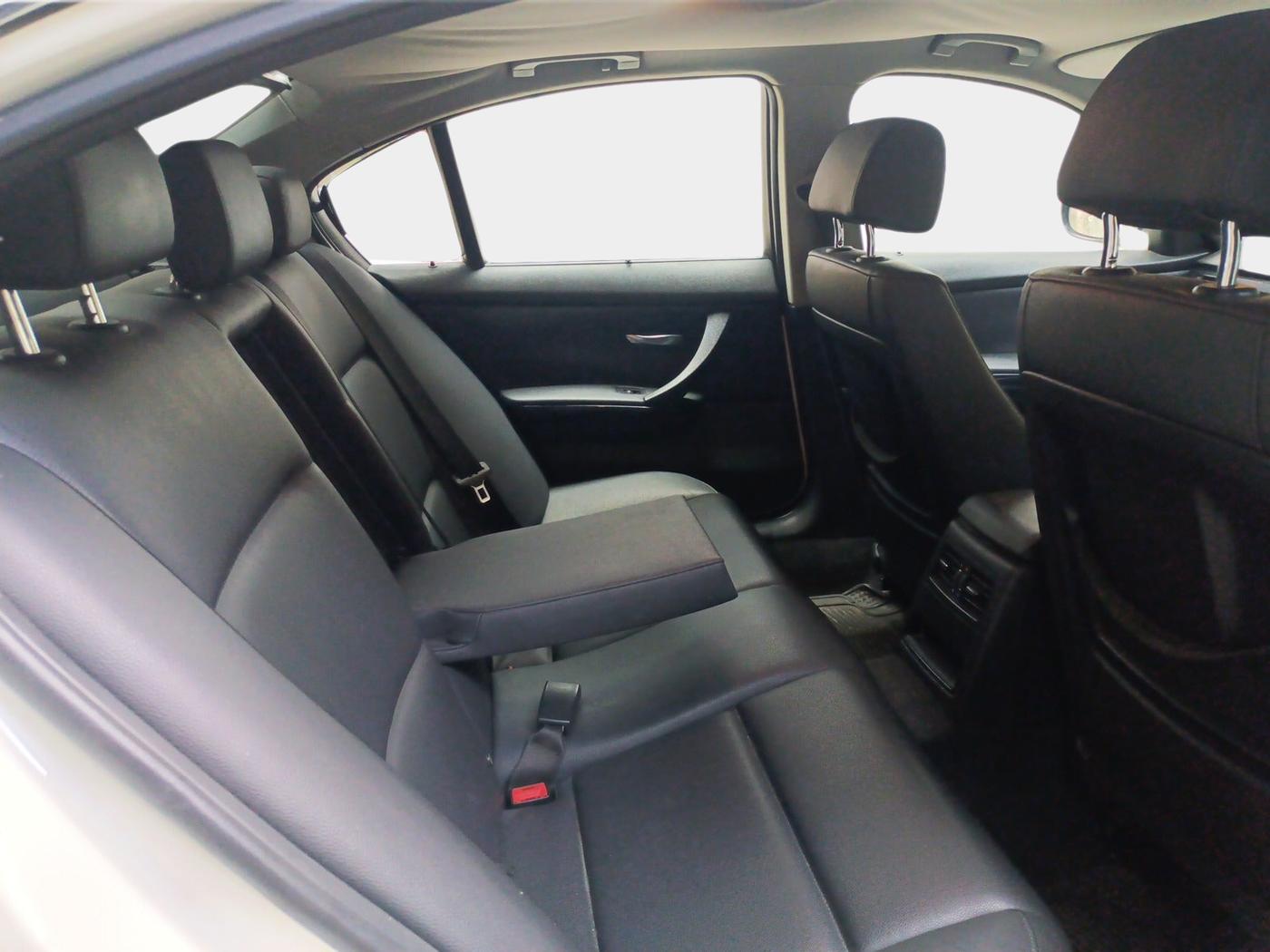2011 BMW 3 Series 320d, Diesel, Automatic, 1,04,545 km, interior