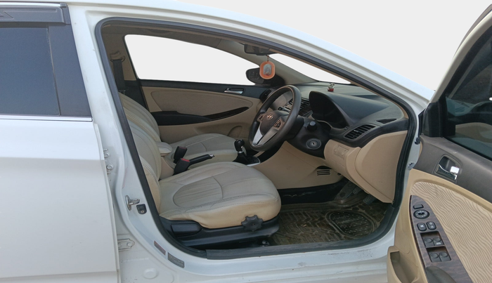 2011 Hyundai Verna FLUIDIC 1.6 CRDI SX, Diesel, Manual, 1,10,446 km, interior