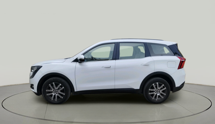 2022 Mahindra XUV700 AX 7 LUXURY D AT 7 STR, Diesel, Automatic, 1,20,192 km, exterior
