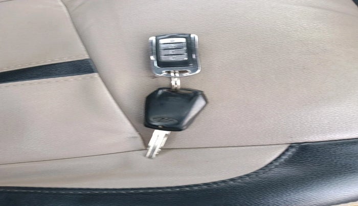 2016 Mahindra Kuv100 K4 D 6 STR, Diesel, Manual, 83,488 km, interior