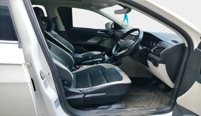 2022 Volkswagen TAIGUN TOPLINE 1.0 TSI MT, Petrol, Manual, 77,755 km, interior