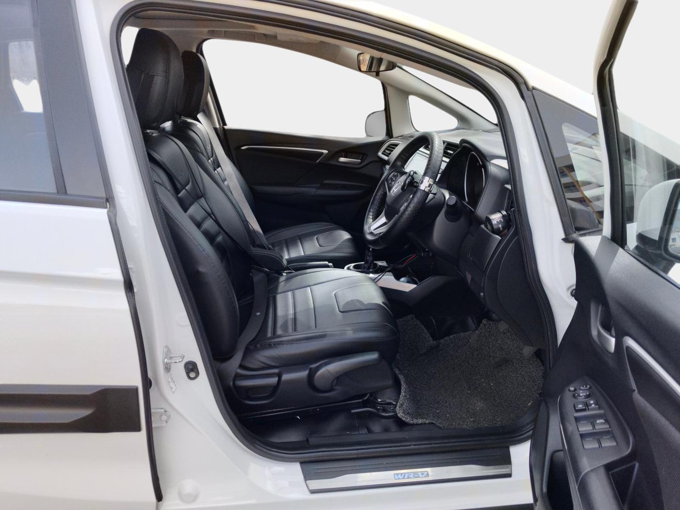 2022 Honda WR-V 1.2L I-VTEC VX MT, Petrol, Manual, 23,758 km, interior