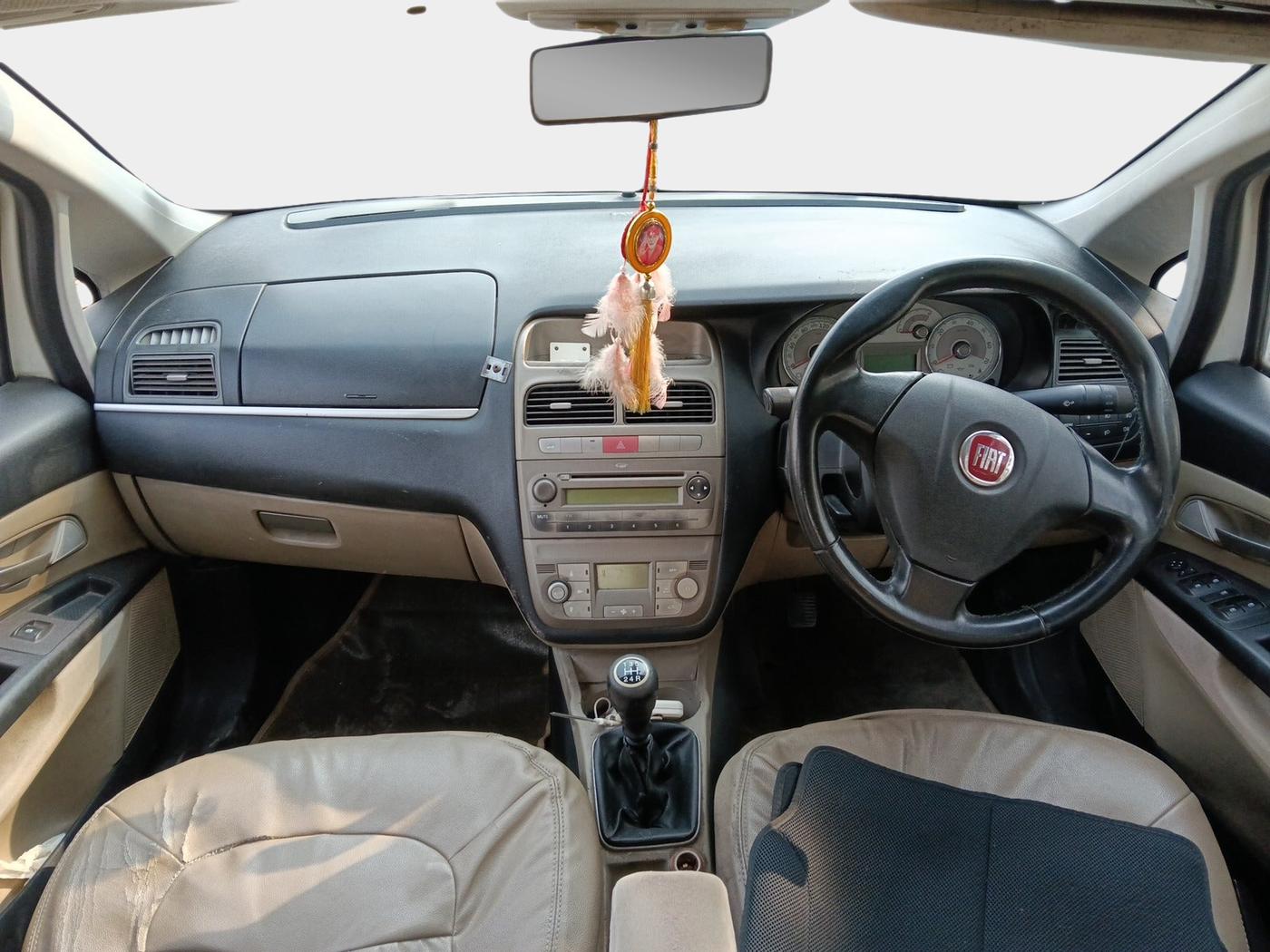 2011 Fiat Linea EMOTION PK 1.3 MJD, Diesel, Manual, 99,999 km, interior