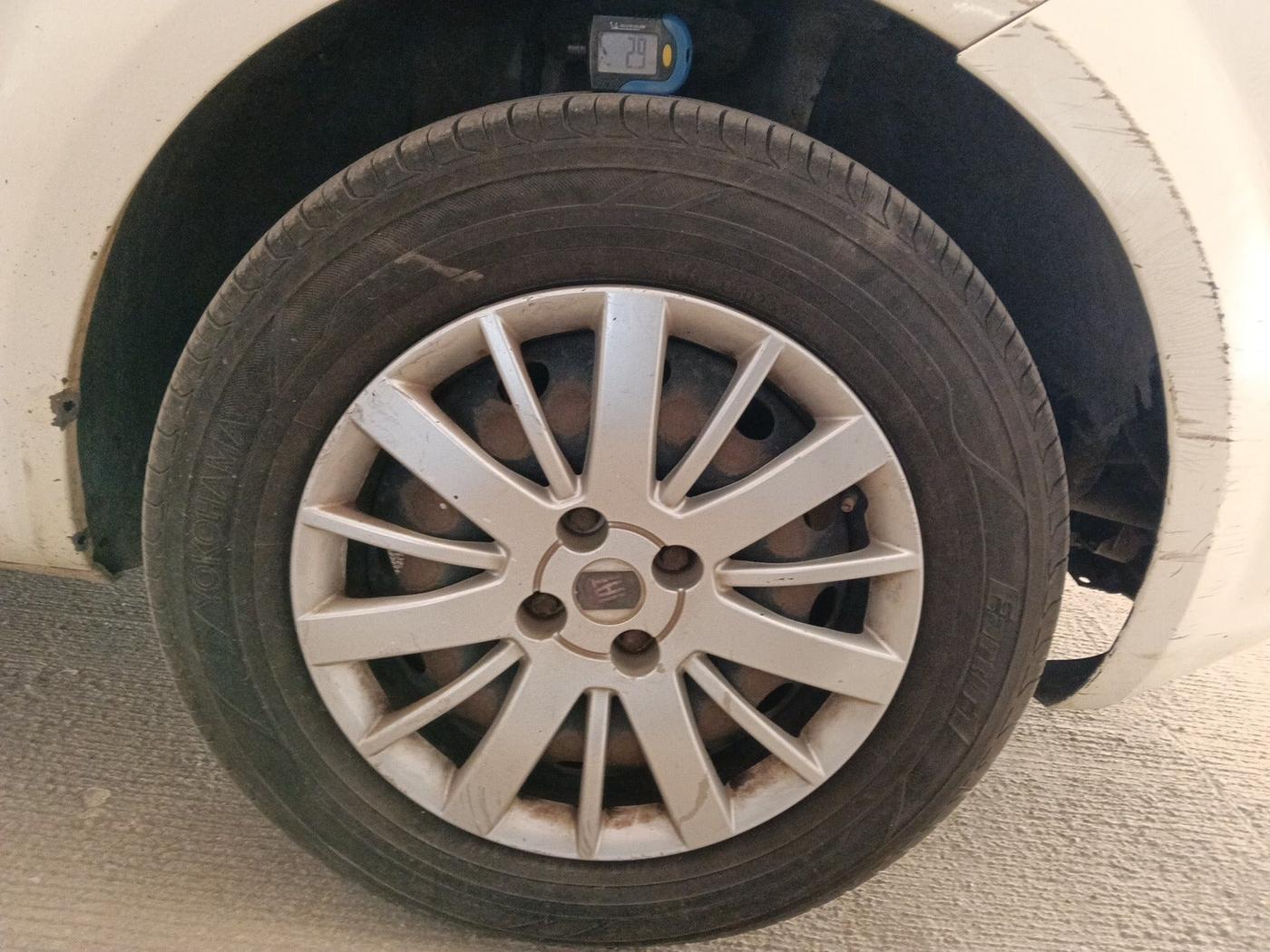2011 Fiat Linea EMOTION PK 1.3 MJD, Diesel, Manual, 99,999 km, tyre