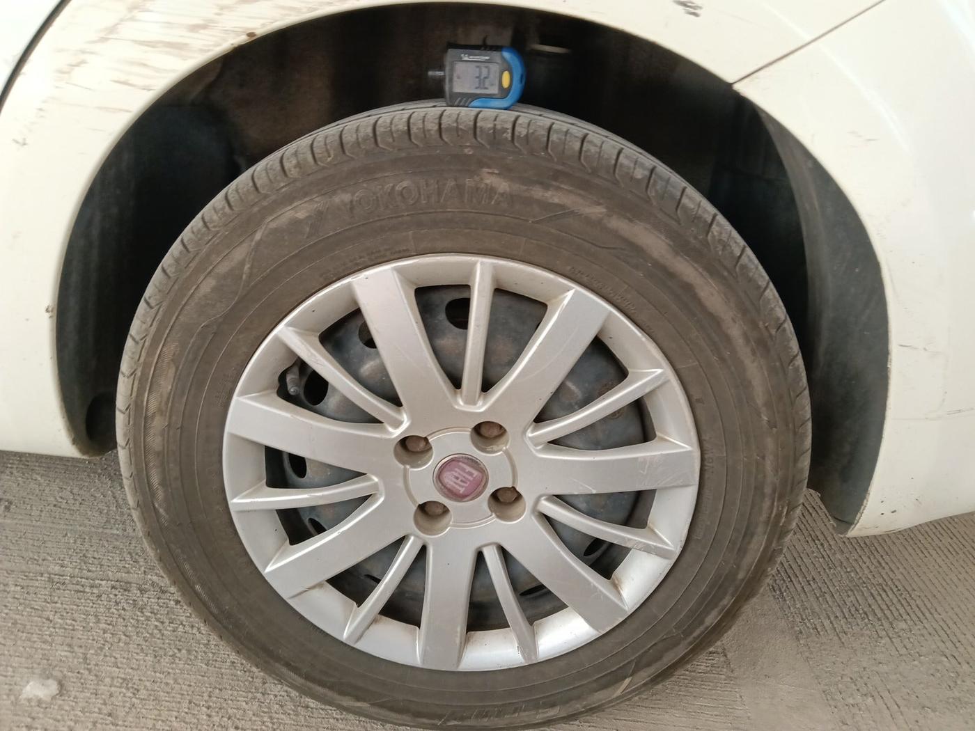 2011 Fiat Linea EMOTION PK 1.3 MJD, Diesel, Manual, 99,999 km, tyre
