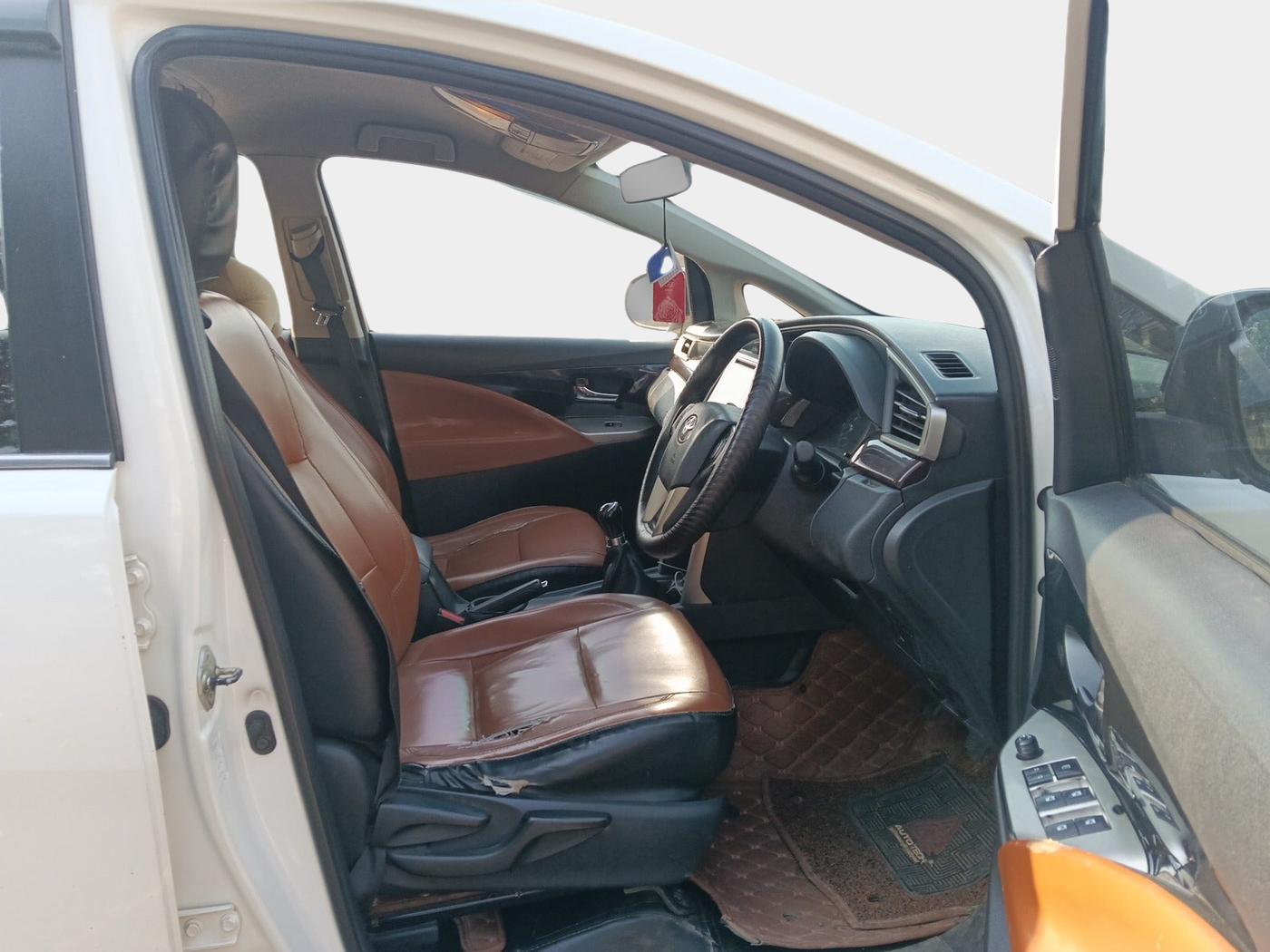 2017 Toyota Innova Crysta 2.4 VX 8 STR, Diesel, Manual, 2,36,820 km, interior