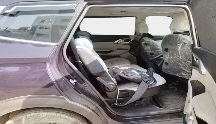 2022 KIA CARENS LUXURY PLUS 1.4 PETROL 7 STR, Petrol, Manual, 17,606 km, interior