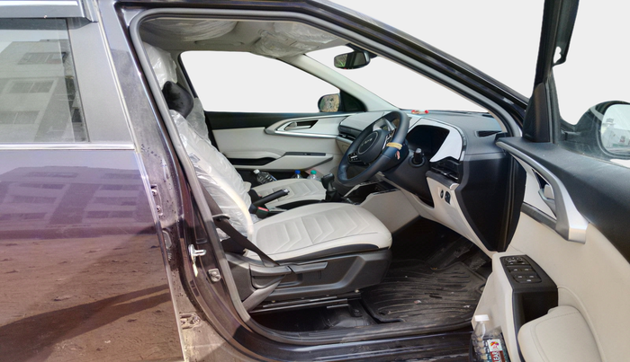 2022 KIA CARENS LUXURY PLUS 1.4 PETROL 7 STR, Petrol, Manual, 17,606 km, interior