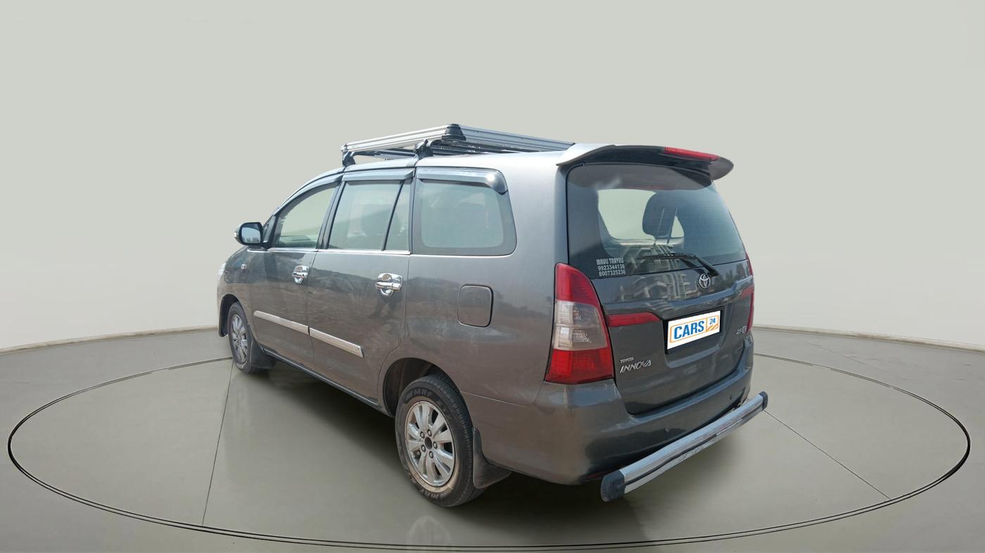 2010 Toyota Innova V 2.5 8 STR, Diesel, Manual, 3,95,322 km, exterior
