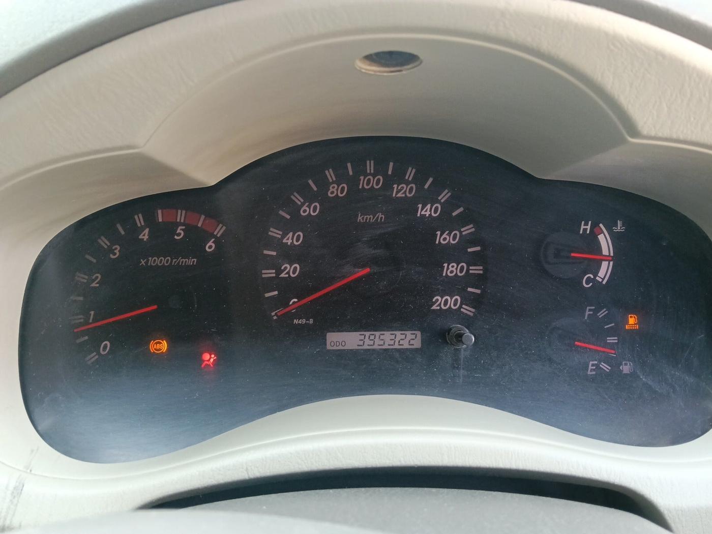 2010 Toyota Innova V 2.5 8 STR, Diesel, Manual, 3,95,322 km, interior