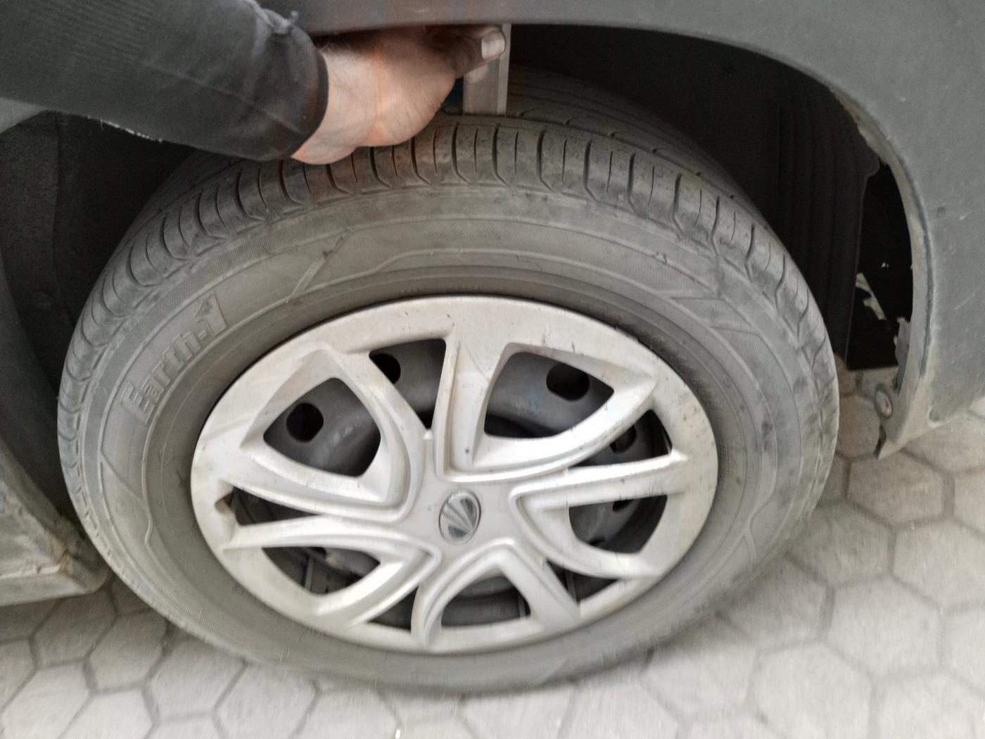 2017 Mahindra KUV 100 NXT K4+ D 6 STR, Diesel, Manual, 75,752 km, tyre