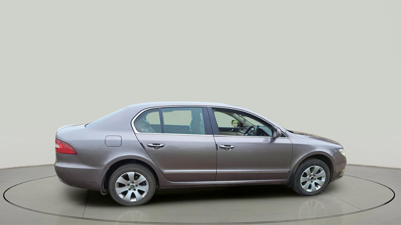 2012 Skoda Superb ELEGANCE 2.0 TDI CR AT, Diesel, Automatic, 1,71,221 km, exterior