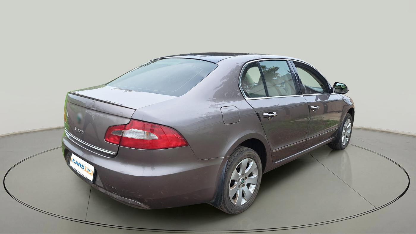 2012 Skoda Superb ELEGANCE 2.0 TDI CR AT, Diesel, Automatic, 1,71,221 km, exterior