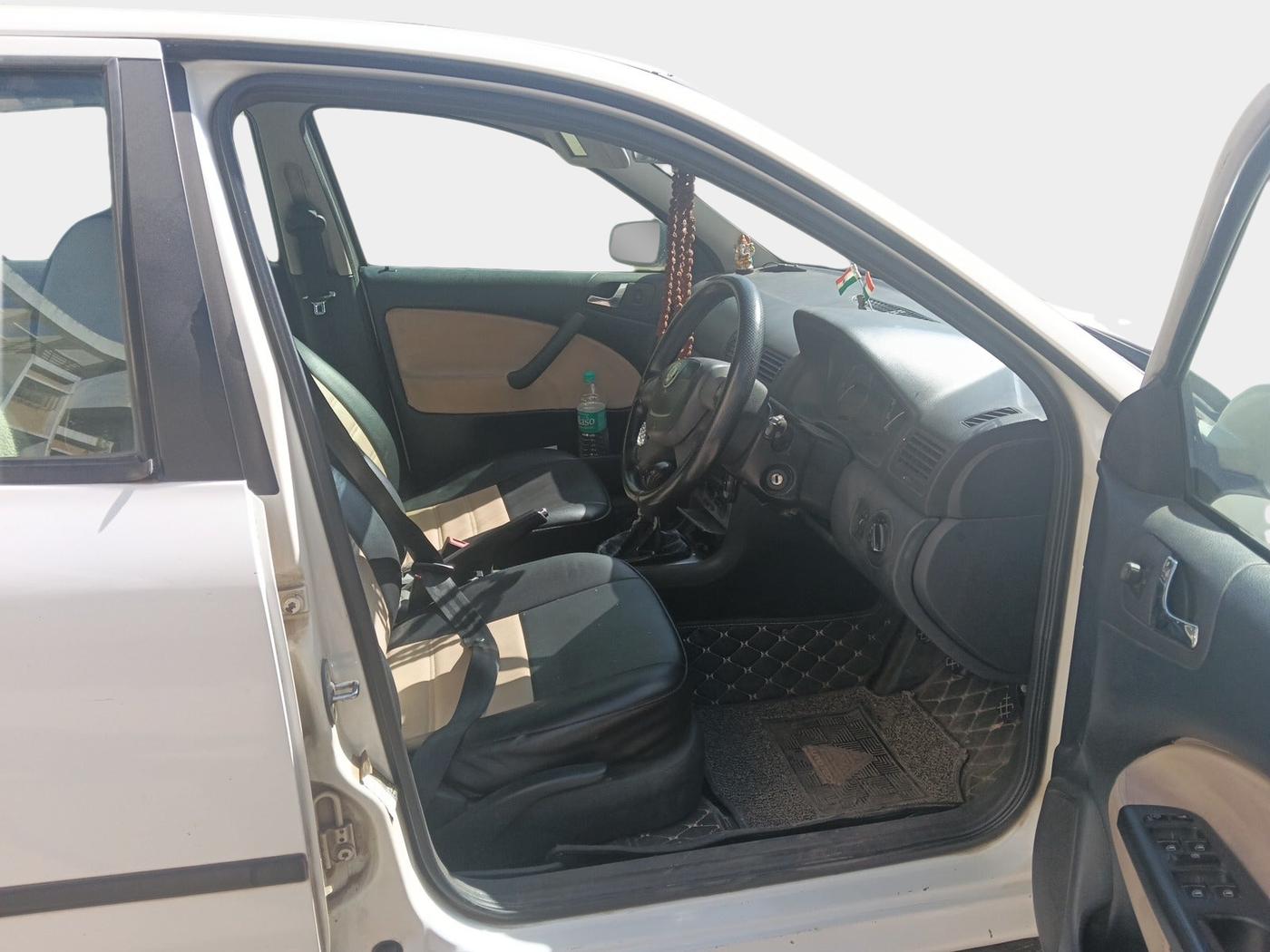 2010 Skoda Octavia AMBIENTE 1.9 TDI, Diesel, Manual, 1,92,410 km, interior