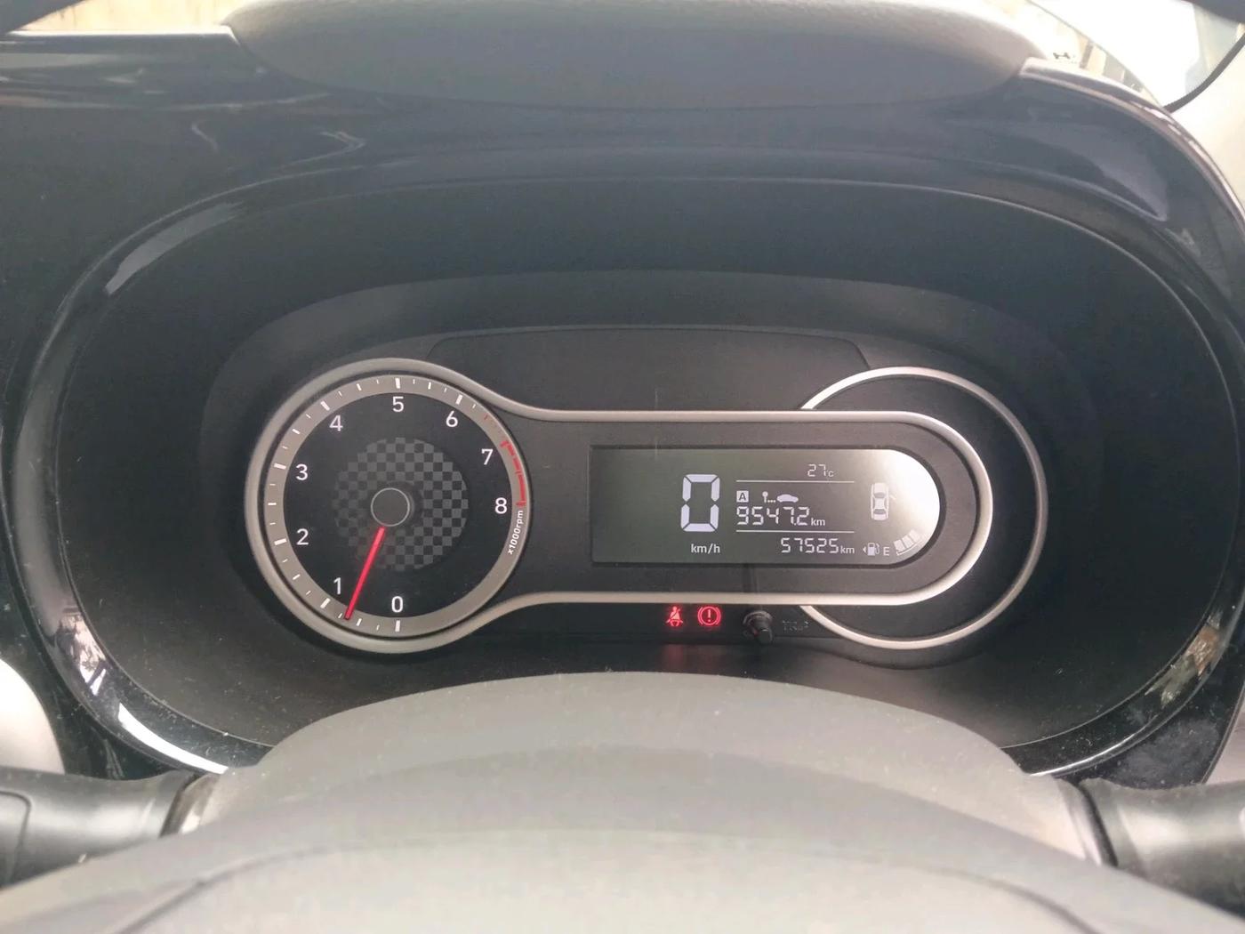2020 Hyundai GRAND I10 NIOS SPORTZ 1.2 KAPPA VTVT DUAL TONE, Petrol, Manual, 57,525 km, interior