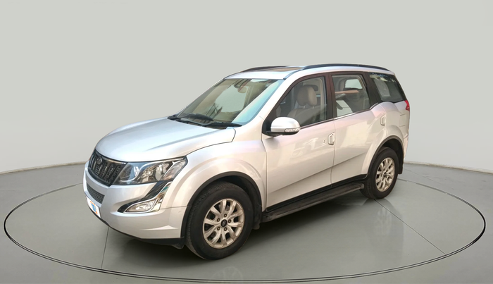2016 Mahindra XUV500 W10, Diesel, Manual, 96,105 km, exterior