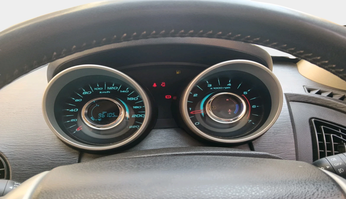 2016 Mahindra XUV500 W10, Diesel, Manual, 96,105 km, interior