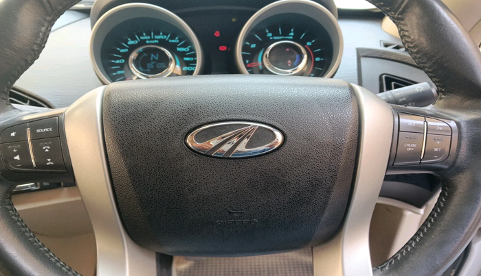 2016 Mahindra XUV500 W10, Diesel, Manual, 96,105 km, interior