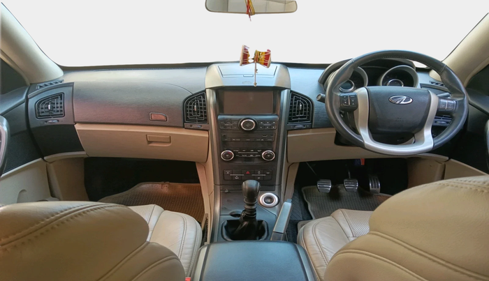 2016 Mahindra XUV500 W10, Diesel, Manual, 96,105 km, interior