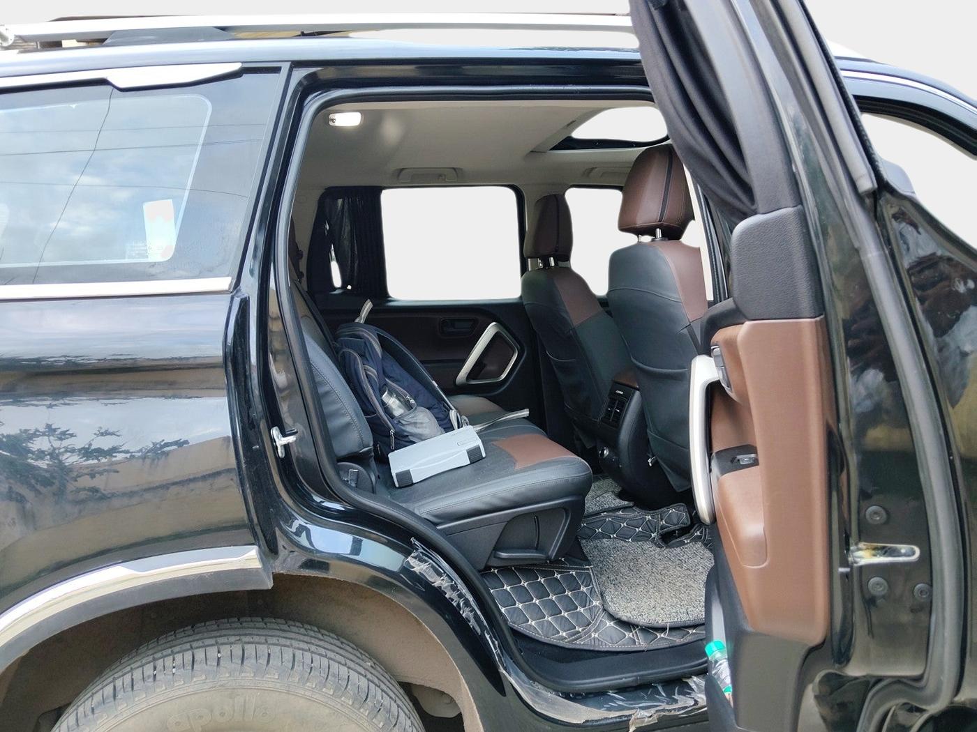 2023 Mahindra SCORPIO-N Z6 DIESEL MT 2WD 7 STR, Diesel, Manual, 27,711 km, interior